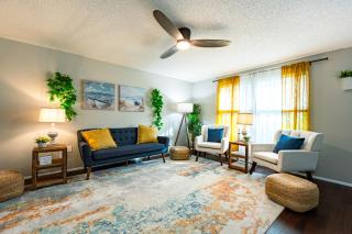 Cortez Chic! Private Heated Pool home, Cinema Room! - 4