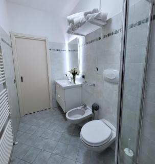 Onda del lago Mountain Lake Iseo Hospitality - Castro - 5