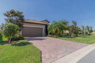 128 Sweet Tree! Lakeside home with private pool located in River Strand Golf & CC - Bradenton - 5