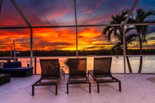 Casa Palma! Beautiful waterfront home with heated pool & dock! - Bradenton - 8