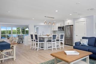 Casa Palma! Beautiful waterfront home with heated pool & dock! - Bradenton - 2