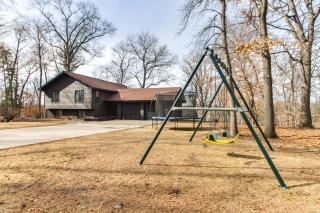 Lakefront Nisswa Home with Deck and Screened Porch - 9