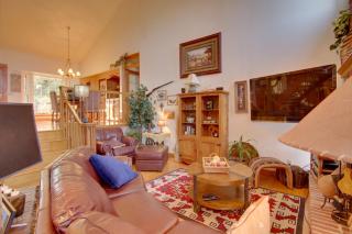 Red Bluff Inn and Retreat with Entire Ranch on Lake! - Leedey - 6