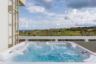 Rizes Villa, Jacuzzi & Pool amid Olive Trees - 6
