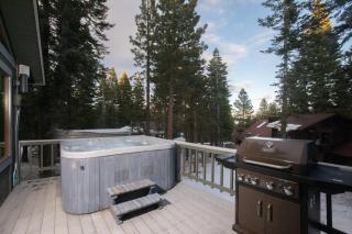The Tahoe Bear Retreat Hot Tub Beach Access - Tahoe City - 5