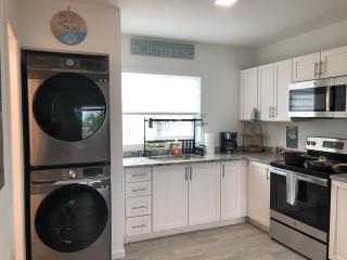THE SANDCASTLE SUITE! Brand New 2Bedroom in Oceanfront Complex! BE THE FIRST to Visit our Condo Townhome with FREE Parking & Private Garage at Ocean Isles 38 Marathon FL KEYS! SPECIAL PRICING!!! - Marathon - 9