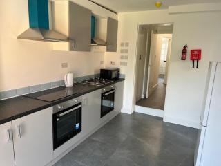 ENSUITE ROOM AT HAYES - 1