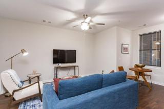 CozySuites Music Row Spacious 1BR with free parking 41 - Nashville - 5