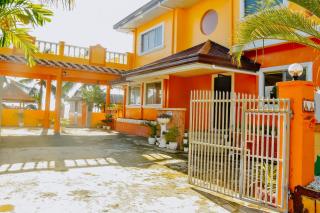 Simala Beach House Beachfront 4BR Retreat by the Sea - 9