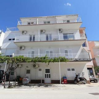Apartments with a parking space Zivogosce - Blato, Makarska - 22253 - Podgora - 0
