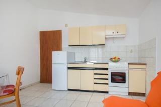 Apartments with parking spaces Pirovac, Sibenik - 22646 - Pirovac - 3