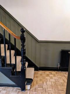 Beautiful 2 BR home close to the city - 9