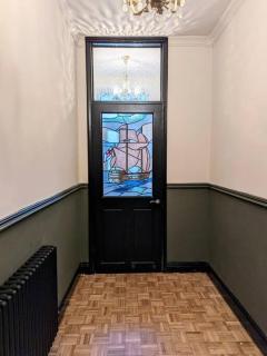 Beautiful 2 BR home close to the city - 4