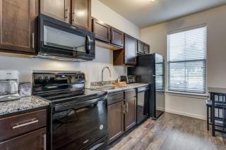 Spacious CozySuites on I-35 w pool and parking #05 - Pflugerville - 3