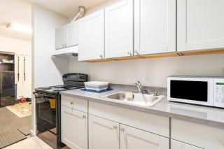 Guests house Queen Bed with private entrance - 8