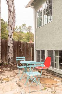 Guests house Queen Bed with private entrance - 6