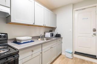 Guests house Queen Bed with private entrance - 2