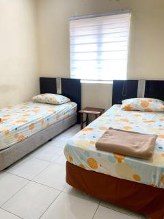 Near Beach and Airport - Ivana Homestay Unit A1 - Kuala Terengganu - 9