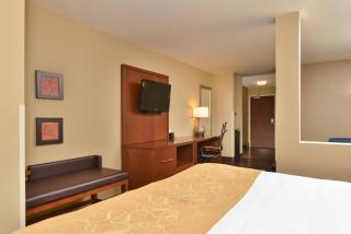 Comfort Suites Minot South - 9