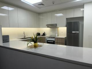 315 Furnished one bedroom apartment with balcony available for short term stay - Dubai - 6