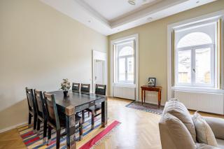 Graceful & Cozy Dream Home next to the Opera House - Budapest - 6