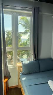 L Cafe Restobar & Lyn's Guest House - San Juan - 7