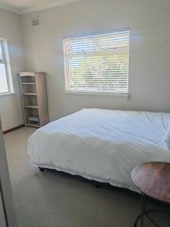Entire specious 3 bedrooms house in Durban - 9
