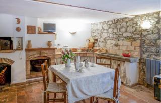 Lovely Apartment In Verni With Wifi - Verni - 1