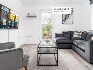 Stylish Apartment - 2 Bedrooms - Balcony - Parking - Netflix - Wifi - 7MC - 6