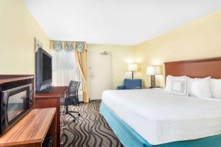 Baymont by Wyndham Savannah Midtown - 1