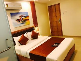 Grandeur By Avion Palace Near T2 International Airport - Mumbai - 7