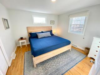 3BR House; 5 min drive to Mayflower Beach - Dennis - 2