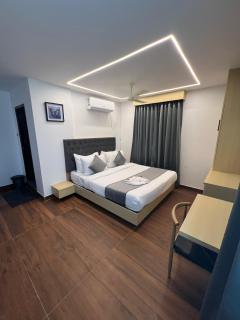 Wild Wings Premium Hotel - Haiderabad - 7