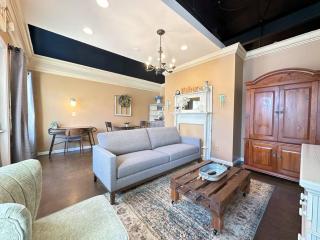 Haven at Hazel~Downtown Loft - Demorest - 8