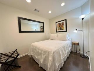 Haven at Hazel~Downtown Loft - Demorest - 2