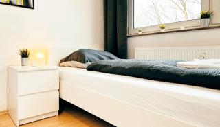 Monteurwohnung mit Balkon und Wohnzimmer - 6