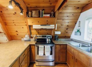 Shasta A Frame Cabin with a View - Lakehead - 6