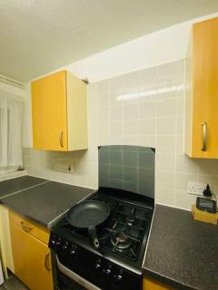 Spacious One Bedroom Flat close to Heathrow Airport - Northolt - 9
