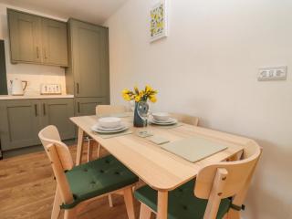 Harran Annex - Pershore - 2