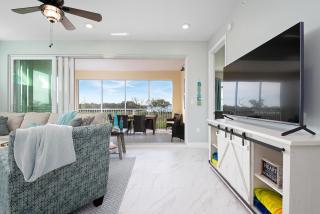 Holmes Beach Retreat! Condo in Margaritaville with amazing views of the bay! - Bradenton - 9
