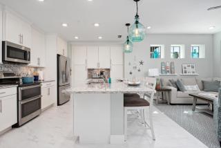 Holmes Beach Retreat! Condo in Margaritaville with amazing views of the bay! - Bradenton - 3