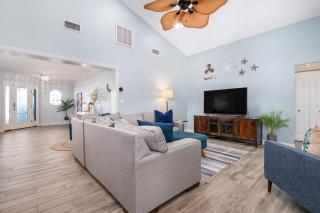 Nautical Escape! Private pool home with a tropical backyard oasis! - Bradenton - 4