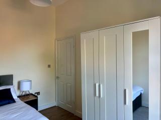 Two Bedroom Holiday Home - Merton - 9