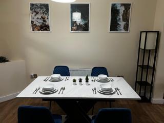 Two Bedroom Holiday Home - Merton - 8
