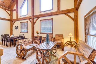 Lakefront Gem on 32-Acre Lot in Angleton! - Angleton - 9