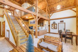 Lakefront Gem on 32-Acre Lot in Angleton! - Angleton - 6