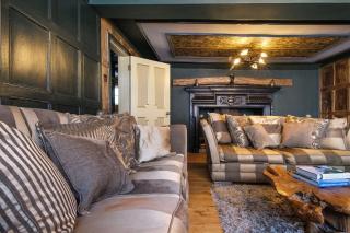 Luxury 3 Bed Manor House With Hot Tub, Cinema Room, Sky TV - Saffron Walden - 9