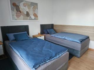 New Apartment mit Terrasse - 1