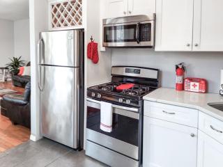 Spacious Getaway by Wooster Square! - 2