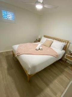 Ground Floor Oceanfront Apartment - Bargara - 6